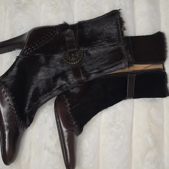 Vintage 90's Dark Brown Pony Hair Heeled Boots with Pointed Toe - Picture 5 of 14